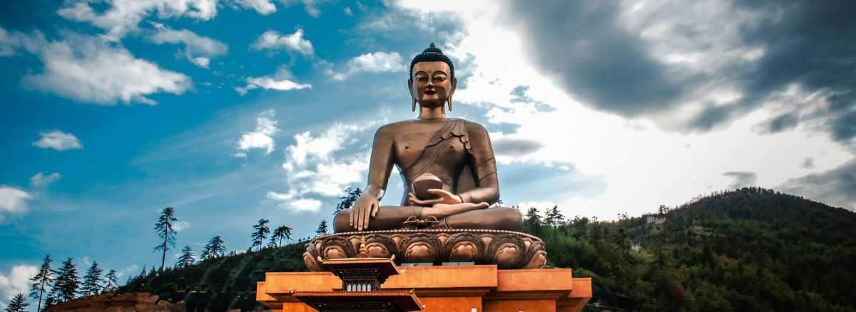 Serene Bhutan Love Story – Valleys, Views & Togetherness